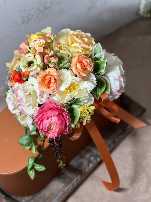 flower arrangement by Chisako Goza