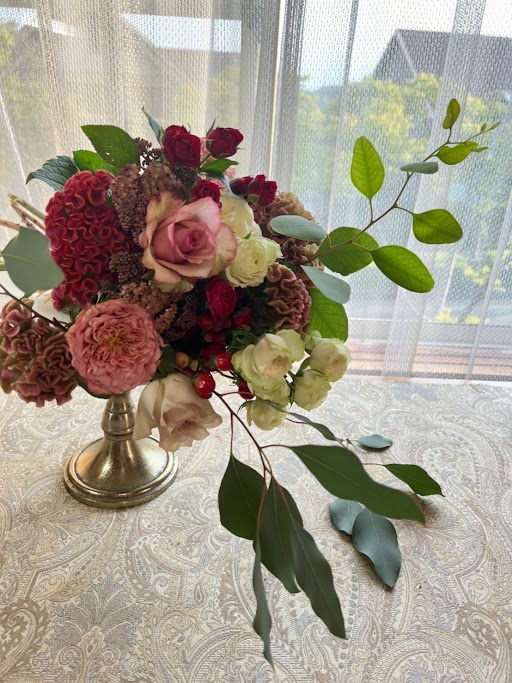 flower arrangement by Chisako Goza