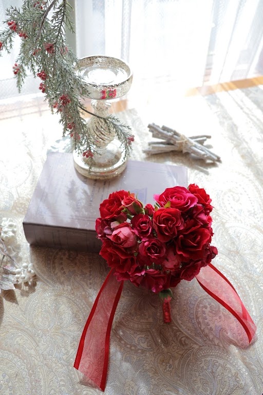 flower arrangement by Chisako Goza